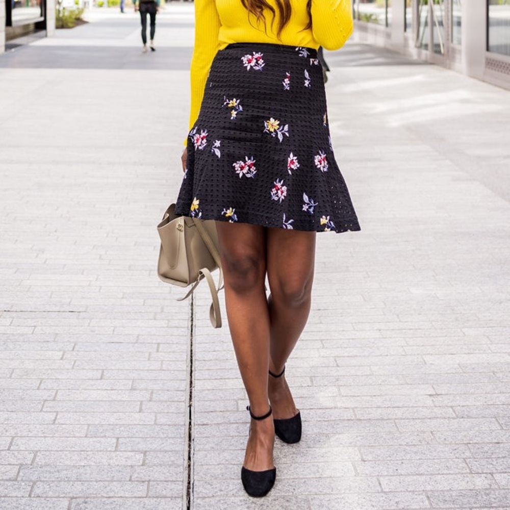 Ann Taylor Embroidered Floral Black Eyelet Cotton Spring Summer Skirt Size 4